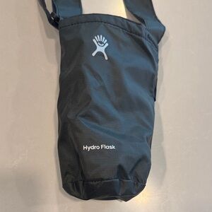 Hydro Flask Black Bottle Carrier